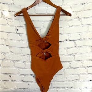 Sandflower Brown Tie Front One-Piece Swimsuit Size Medium Excellent Condition